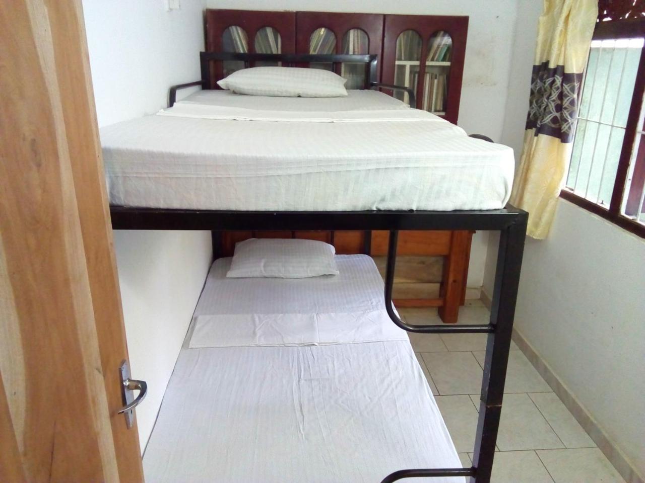 Ceylon Hostel-Galle ウナワトゥナ エクステリア 写真